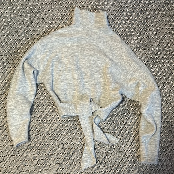 EUC Wilfred Lorin sweater sz XS worn once. - Picture 9 of 9